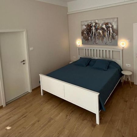 Apartment Check In Pula Exteriör bild