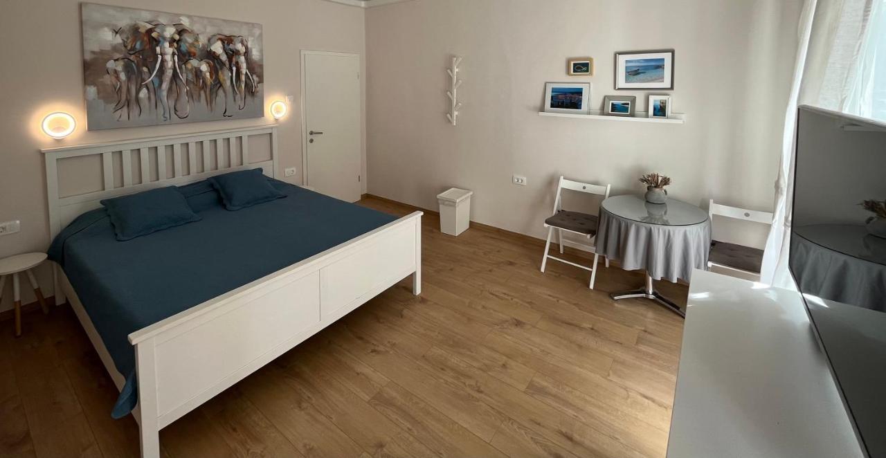 Apartment Check In Pula Exteriör bild