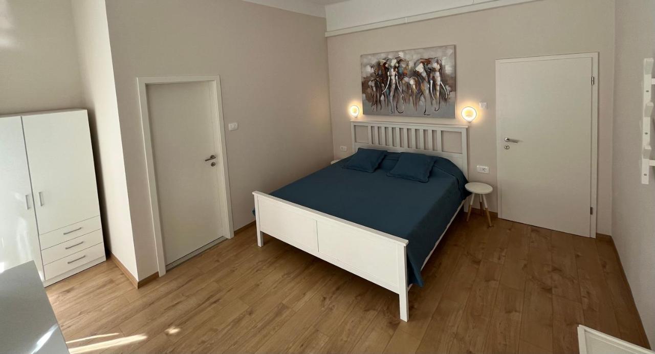 Apartment Check In Pula Exteriör bild